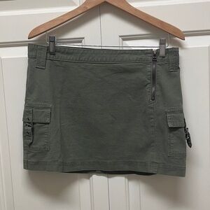Vintage Y2K Armor Jeans khaki cargo mini skirt, green, vintage size 9/10